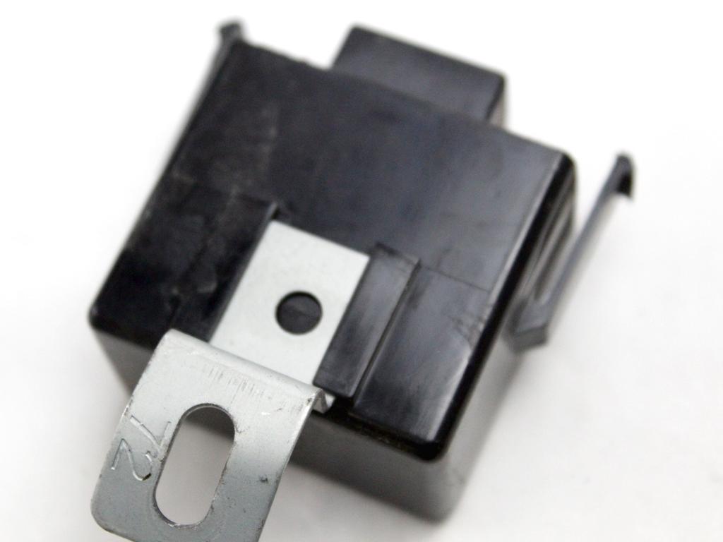 RELE' OEM N. MD142382 ORIGINAL REZERVNI DEL MITSUBISHI L200 MK3 K7_T K6_T (1996 - 2006)DIESEL LETNIK 2001