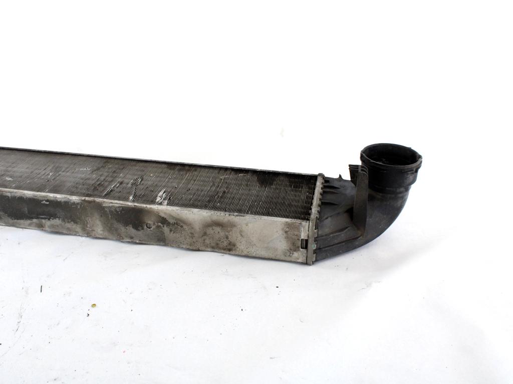 HLADILNIK INTERCOOLER OEM N. A2035000000 ORIGINAL REZERVNI DEL MERCEDES CLASSE C W203 BER/SW (2000 - 2007) BENZINA LETNIK 2000