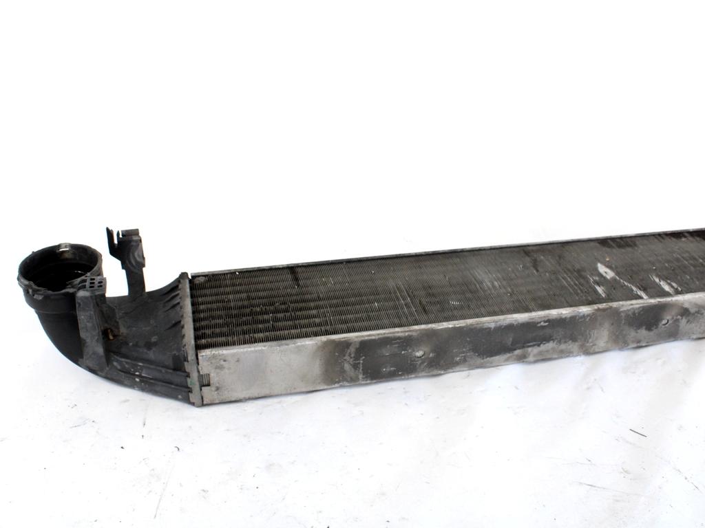 HLADILNIK INTERCOOLER OEM N. A2035000000 ORIGINAL REZERVNI DEL MERCEDES CLASSE C W203 BER/SW (2000 - 2007) BENZINA LETNIK 2000