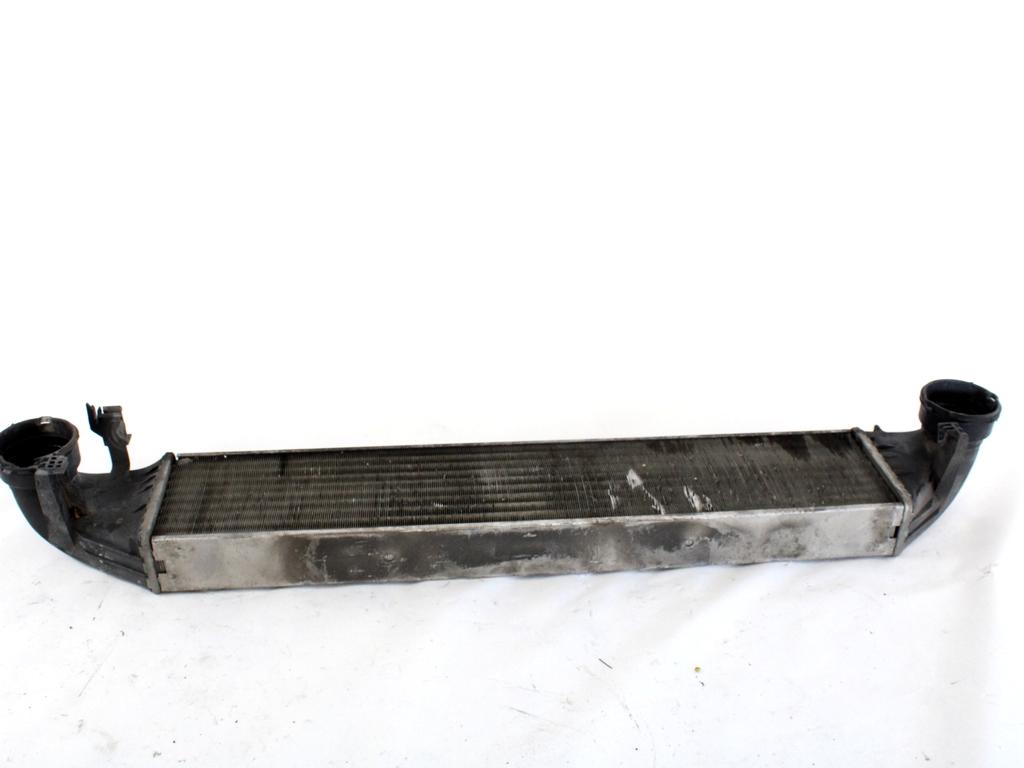 HLADILNIK INTERCOOLER OEM N. A2035000000 ORIGINAL REZERVNI DEL MERCEDES CLASSE C W203 BER/SW (2000 - 2007) BENZINA LETNIK 2000