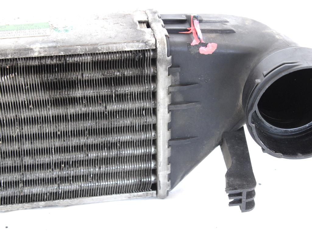 HLADILNIK INTERCOOLER OEM N. A2035000000 ORIGINAL REZERVNI DEL MERCEDES CLASSE C W203 BER/SW (2000 - 2007) BENZINA LETNIK 2000