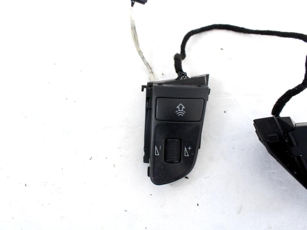 MULTIFUNKCIJSKI VOLAN OEM N. 18412 COMANDI VOLANTE MULTIFUNZIONE ORIGINAL REZERVNI DEL AUDI A4 B7 8EC 8ED 8HE BER/SW/CABRIO (2004 - 2007) DIESEL LETNIK 2005
