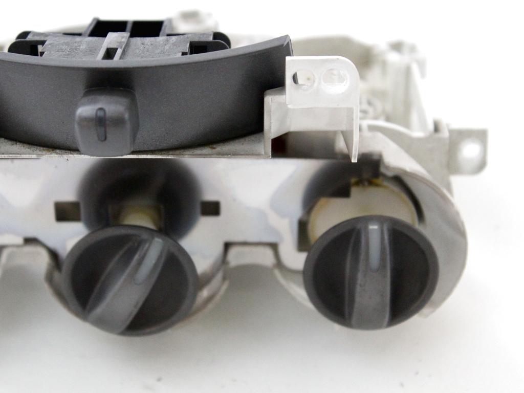 NADZOR KLIMATSKE NAPRAVE OEM N. 79501SAAG01ZA ORIGINAL REZERVNI DEL HONDA JAZZ GD GE3 GE2 MK2 (2002 - 2008) GD1 GD5 GD GE3 GE2 GE GP GG GD6 GD8 BENZINA LETNIK 2005