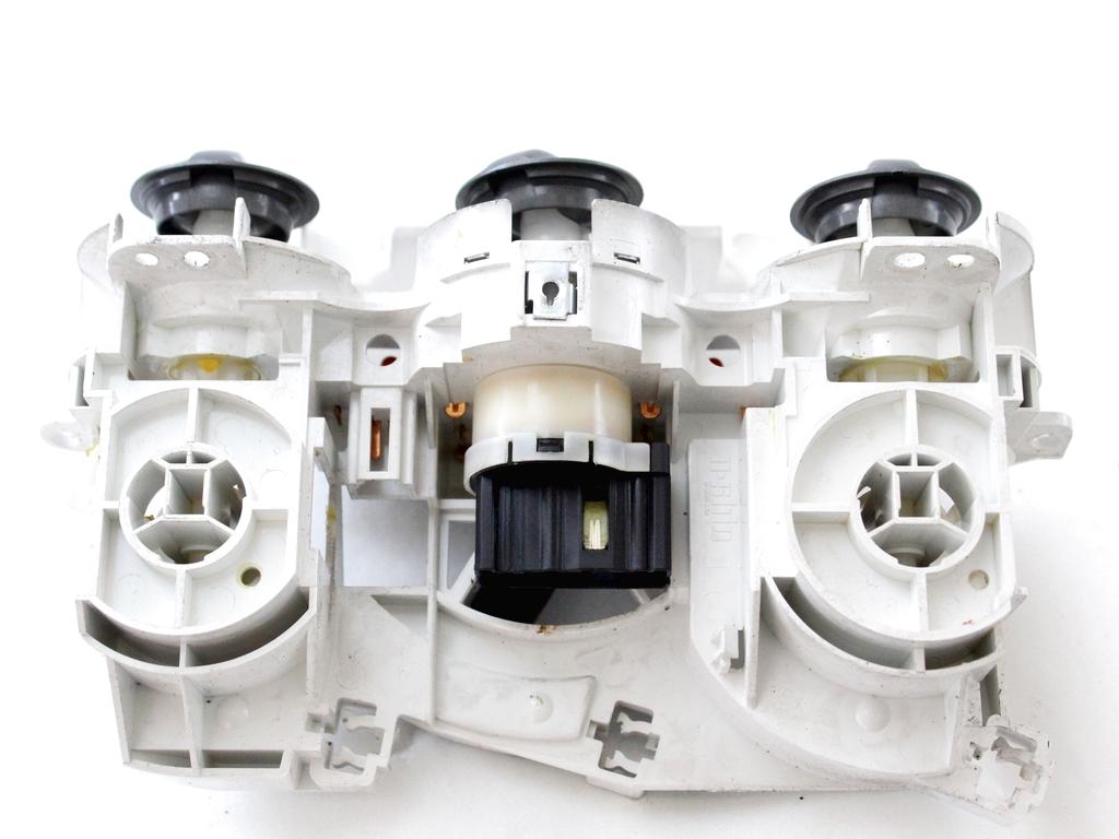 NADZOR KLIMATSKE NAPRAVE OEM N. 79501SAAG01ZA ORIGINAL REZERVNI DEL HONDA JAZZ GD GE3 GE2 MK2 (2002 - 2008) GD1 GD5 GD GE3 GE2 GE GP GG GD6 GD8 BENZINA LETNIK 2005