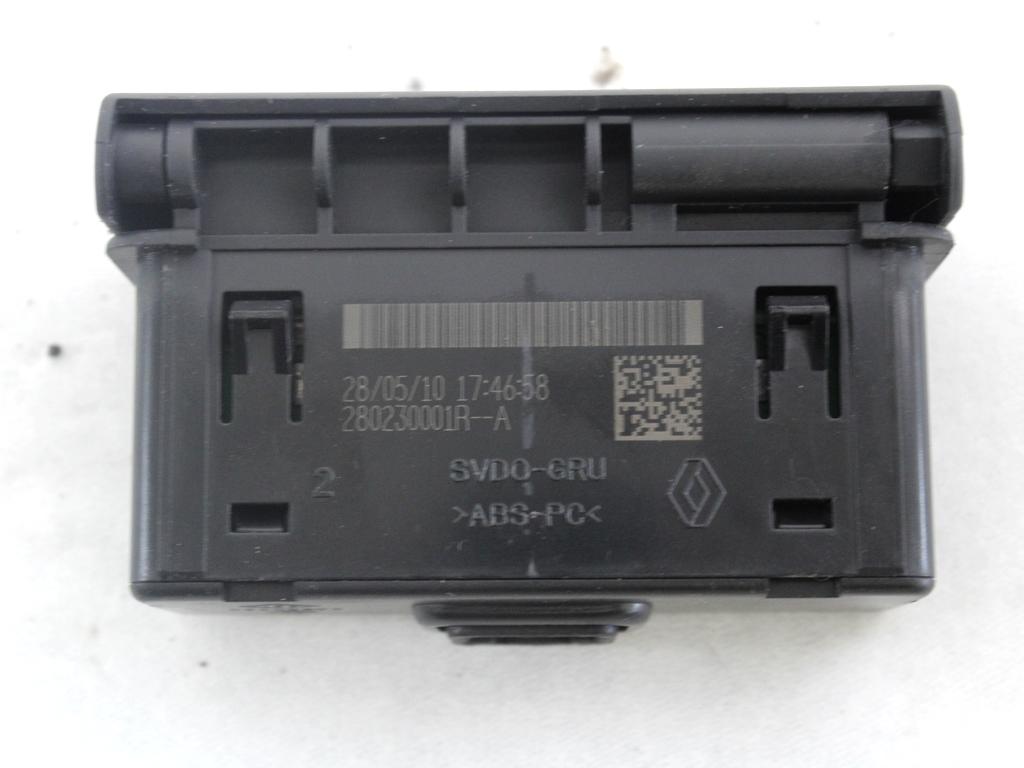 USB / AUX OEM N. 280230001R ORIGINAL REZERVNI DEL RENAULT CLIO BR0//1 CR0/1 KR0/1 MK3 R (05/2009 - 2013) BENZINA LETNIK 2010