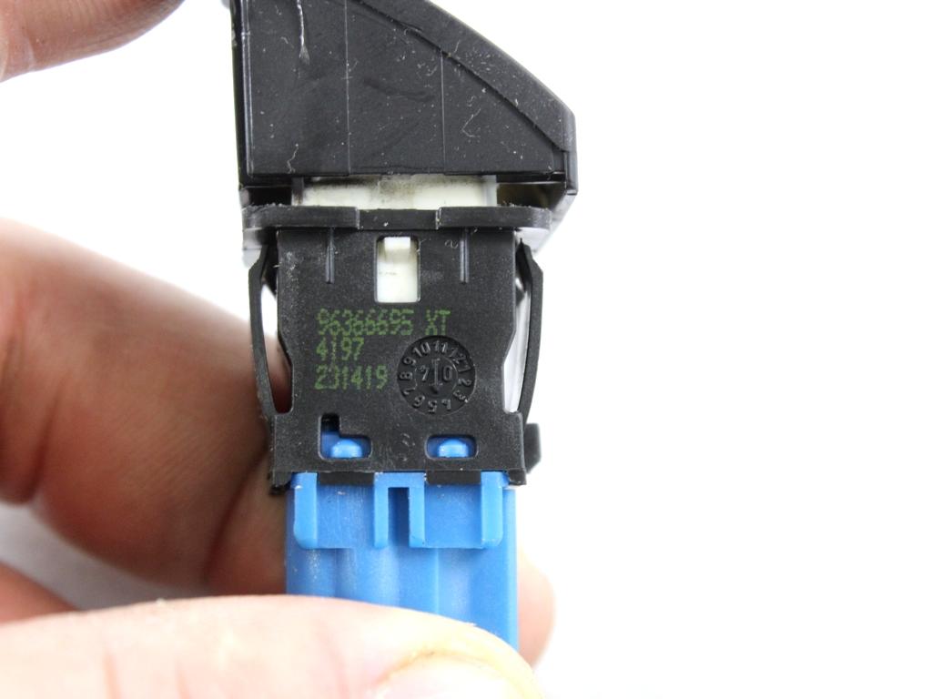 RAZLICNA STIKALA  OEM N. 96366695XT ORIGINAL REZERVNI DEL PEUGEOT 307 3A/B/C/E/H BER/SW/CABRIO (2001 - 2009) BENZINA LETNIK 2005