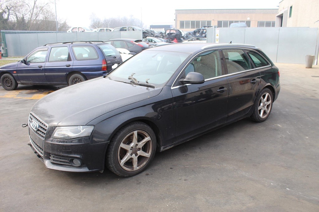 AUDI A4 B8 SW 2.0 D 105KW 6M 5P (2009) RICAMBI IN MAGAZZINO