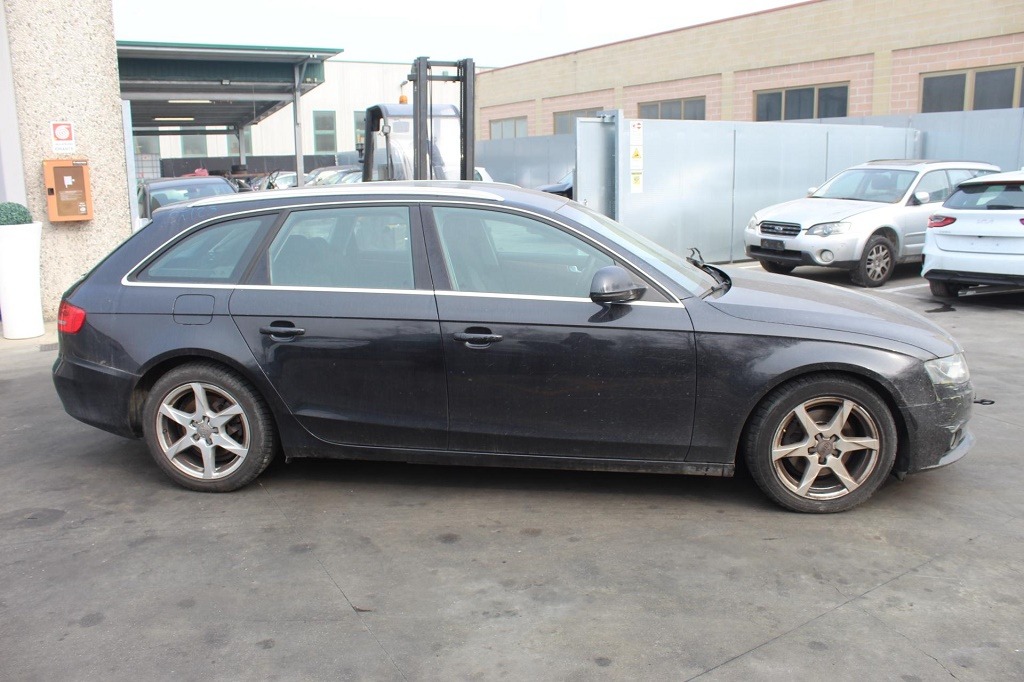 AUDI A4 B8 SW 2.0 D 105KW 6M 5P (2009) RICAMBI IN MAGAZZINO