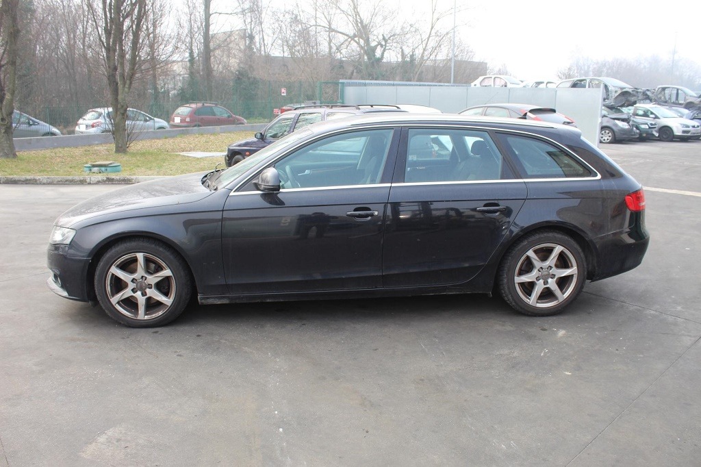 AUDI A4 B8 SW 2.0 D 105KW 6M 5P (2009) RICAMBIO USATO 