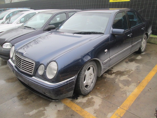 MERCEDES CLASSE E W210 3.0 D 130KW AUT 4P (1999) RICAMBIO USATO 