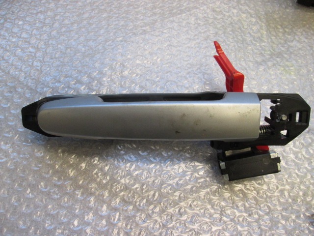 ZUNANJA KLJUKA ZADNJA DESNA VRATA OEM N. 692110D901 ORIGINAL REZERVNI DEL TOYOTA YARIS P9 MK2 R (2009 - 2011)BENZINA LETNIK 2011
