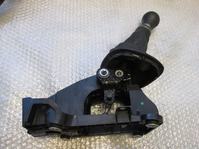 MEHANIZEM VZVODA ROCNEGA MENJALNIKA OEM N. 588080D120B0 ORIGINAL REZERVNI DEL TOYOTA YARIS P9 MK2 R (2009 - 2011)BENZINA LETNIK 2011