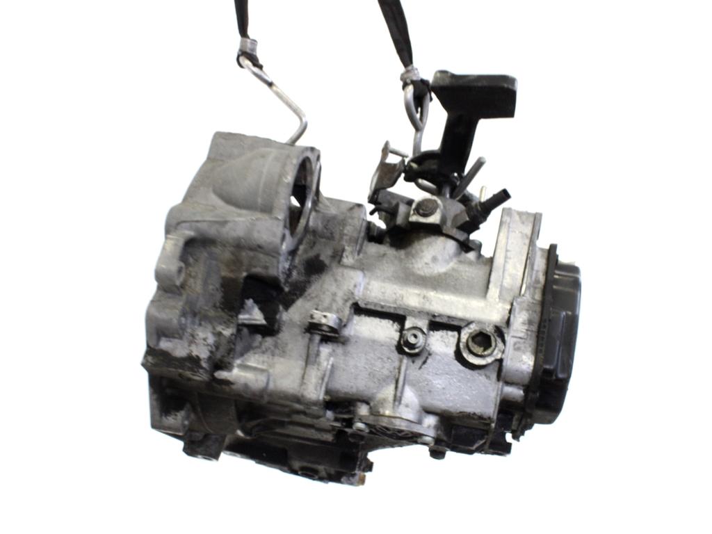 ROCNI MENJALNIK OEM N. 0A4300045 ORIGINAL REZERVNI DEL VOLKSWAGEN GOLF V 1K1 1K5 MK5 BER/SW (02/2004-11/2008) DIESEL LETNIK 2005