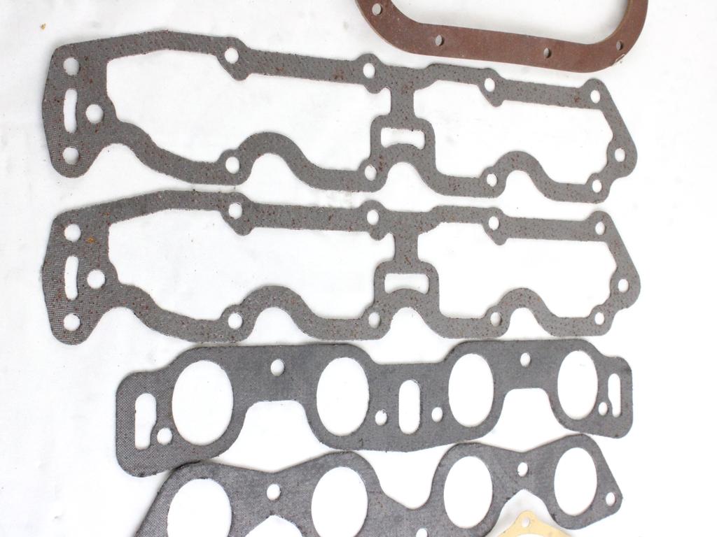 101813 KIT GUARNIZIONI MOTORE SPESSO LANCIA BETA TREVI 1.4 B 5P (1972) RICAMBIO NUOVO 828.AB2 GUARNIZIONE TESTATA MANCANTE