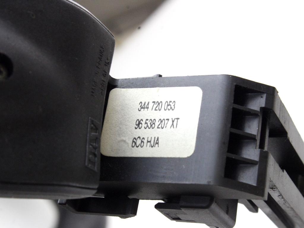 MULTIFUNKCIJSKI VOLAN OEM N. 96538207XT ORIGINAL REZERVNI DEL CITROEN C2 (2004 - 2009) DIESEL LETNIK 2006