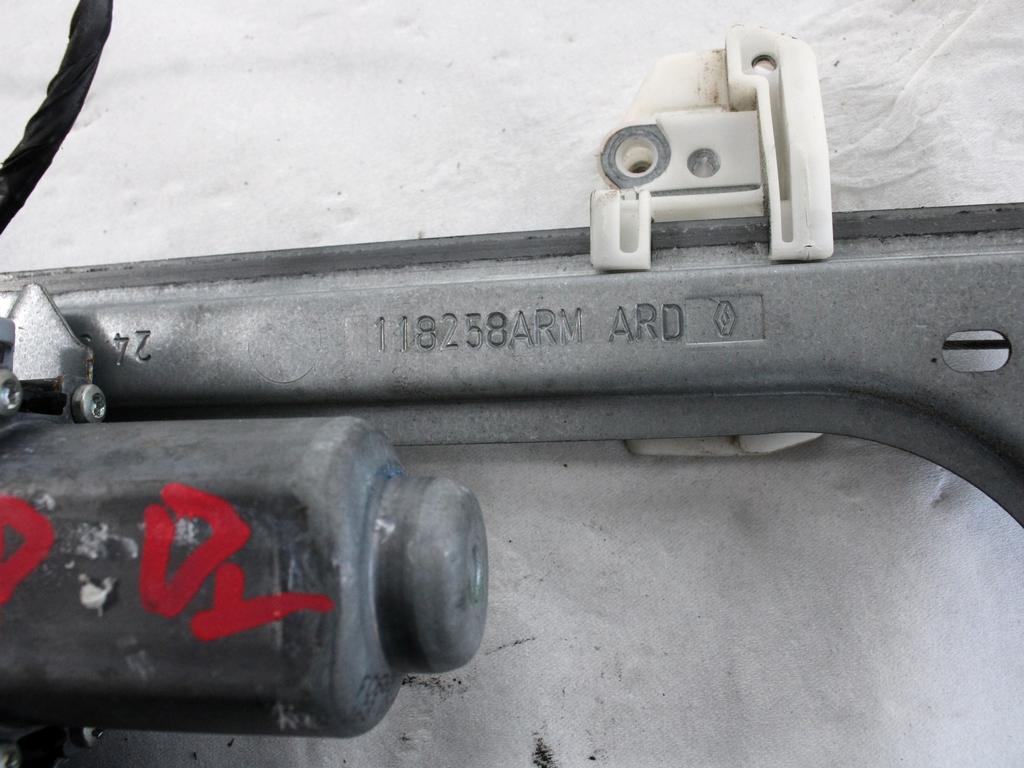 MEHANIZEM DVIGA ZADNJIH STEKEL  OEM N. 18311 SISTEMA ALZACRISTALLO PORTA POSTERIORE ELETT ORIGINAL REZERVNI DEL RENAULT MODUS F/JP0 R (2008 - 09/2013) BENZINA LETNIK 2009