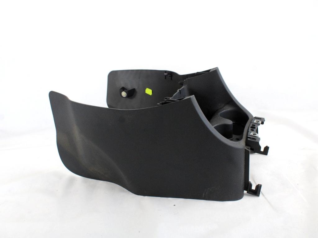PLASTIKA MED SEDEZI BREZ NASLONJALA ROK OEM N. 8200327300 ORIGINAL REZERVNI DEL RENAULT MODUS F/JP0 R (2008 - 09/2013) BENZINA LETNIK 2009