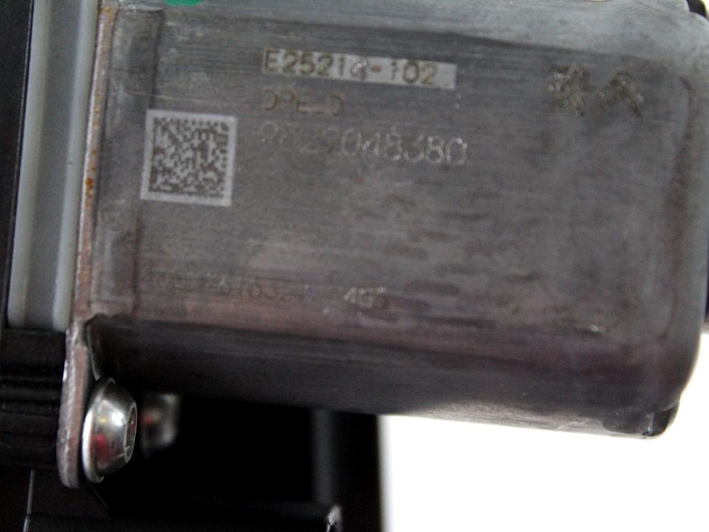 MEHANIZEM DVIGA ZADNJIH STEKEL  OEM N. 144484 SISTEMA ALZACRISTALLO PORTA POSTERIORE ELET ORIGINAL REZERVNI DEL DS DS4 D41 MK2 (DAL 2021)IBRIDO (ELETRICO-BENZINA) LETNIK 2022