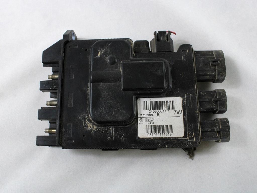 KONTROLNA ENOTA AKUMULATORJA  OEM N. 243800011R ORIGINAL REZERVNI DEL RENAULT MEGANE MK3 BZ0/1 B3 DZ0/1 KZ0/1 BER/SPORTOUR/ESTATE (2009 - 2015) DIESEL LETNIK 2011