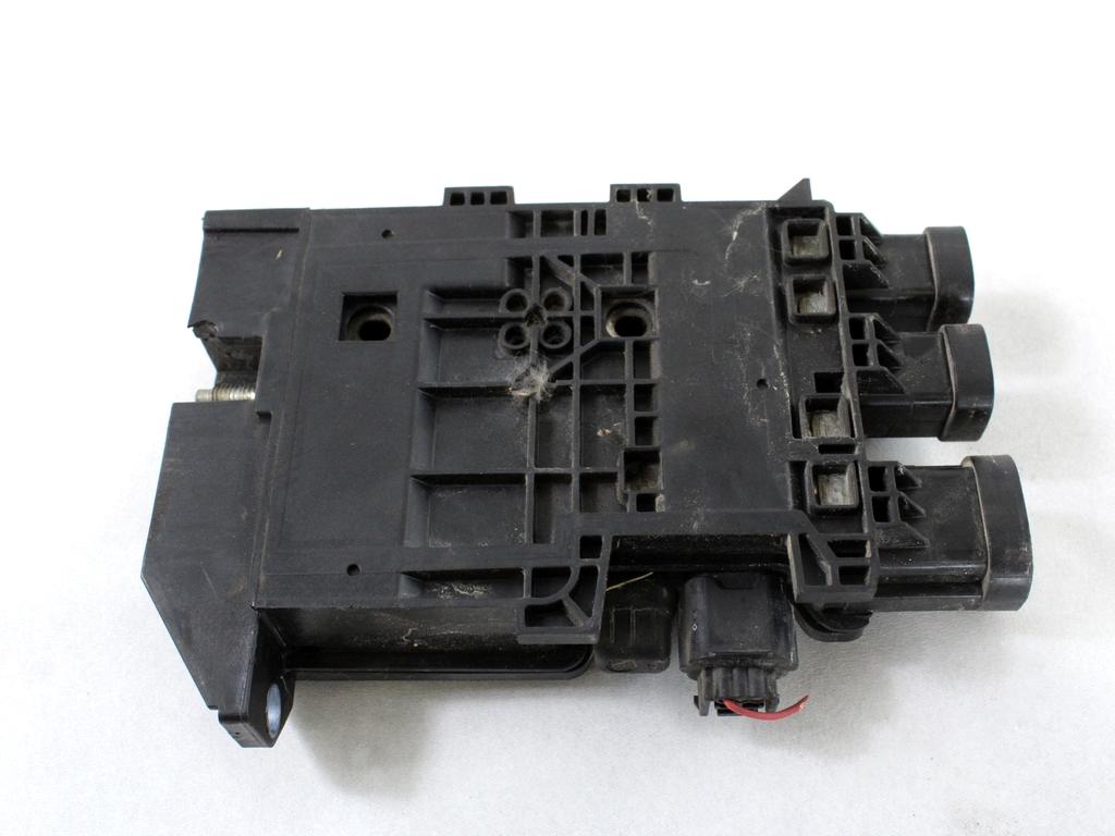 KONTROLNA ENOTA AKUMULATORJA  OEM N. 243800011R ORIGINAL REZERVNI DEL RENAULT MEGANE MK3 BZ0/1 B3 DZ0/1 KZ0/1 BER/SPORTOUR/ESTATE (2009 - 2015) DIESEL LETNIK 2011