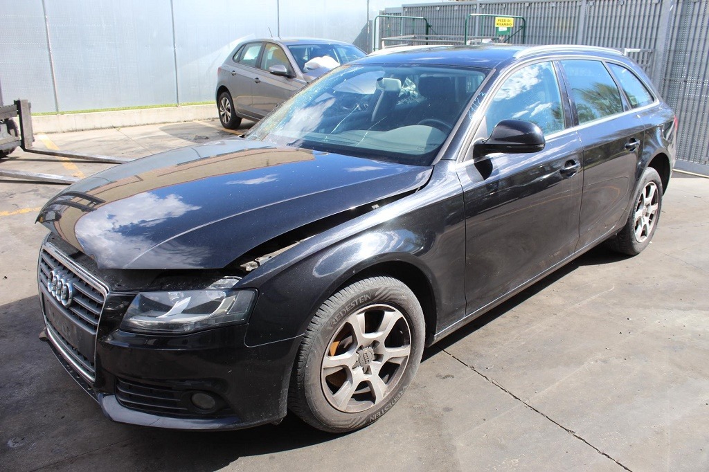 AUDI A4 B8 SW 2.0 D 105KW 6M 5P (2008) RICAMBIO USATO 