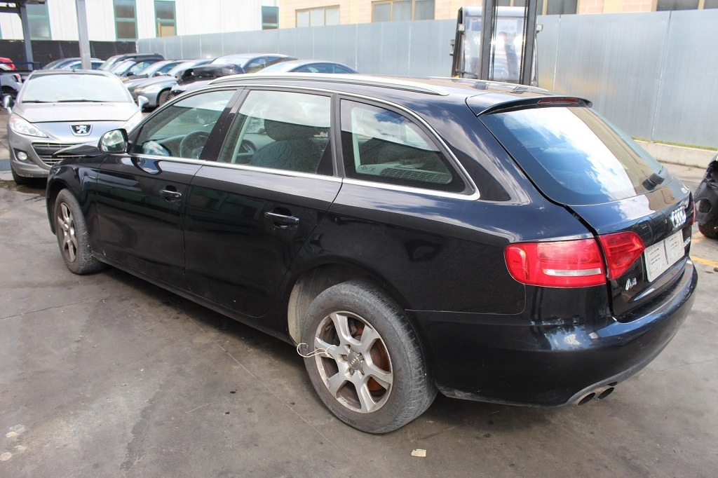 AUDI A4 B8 SW 2.0 D 105KW 6M 5P (2008) RICAMBIO USATO 