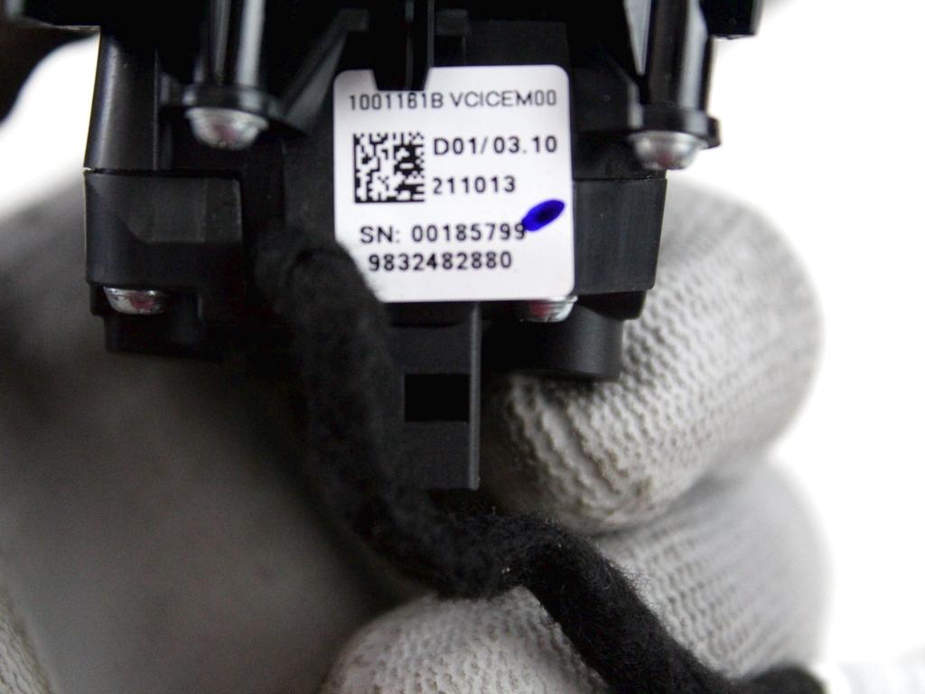 MULTIFUNKCIJSKI VOLAN OEM N. 9832482880 ORIGINAL REZERVNI DEL DS DS4 D41 MK2 (DAL 2021)IBRIDO (ELETRICO-BENZINA) LETNIK 2022