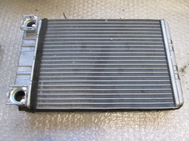 GRELEC RADIATORJA OEM N. 2038300161 ORIGINAL REZERVNI DEL MERCEDES CLASSE C W203 BER/SW (2000 - 2007) DIESEL LETNIK 2003