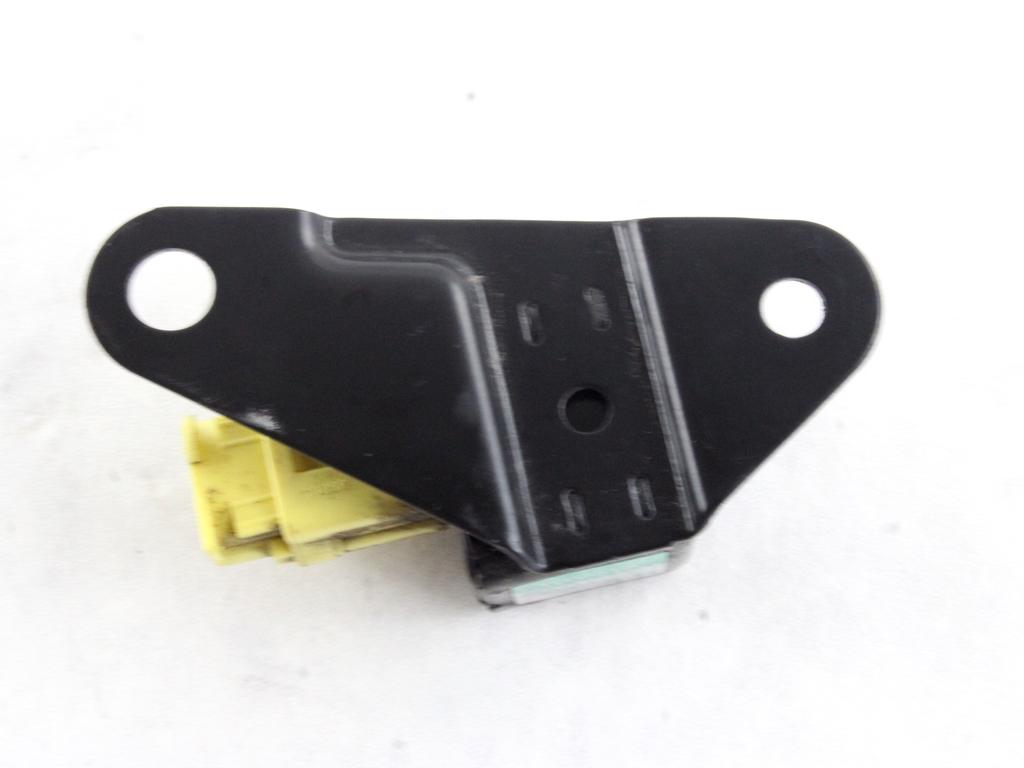 AIRBAG SENZOR OEM N. 89865-52010 ORIGINAL REZERVNI DEL TOYOTA YARIS P1 MK1 R (2003 - 2005)DIESEL LETNIK 2005