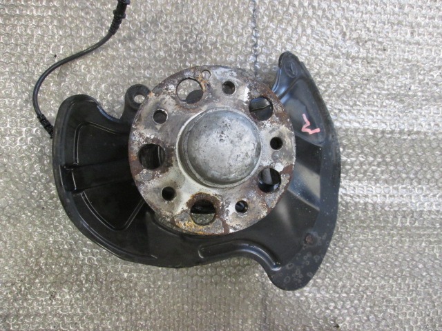 LEVI VRTLJIVI LEZAJ / PESTO KOLESA Z LEZAJEM SPREDAJ OEM N. 203300051 ORIGINAL REZERVNI DEL MERCEDES CLASSE C W203 BER/SW (2000 - 2007) DIESEL LETNIK 2003