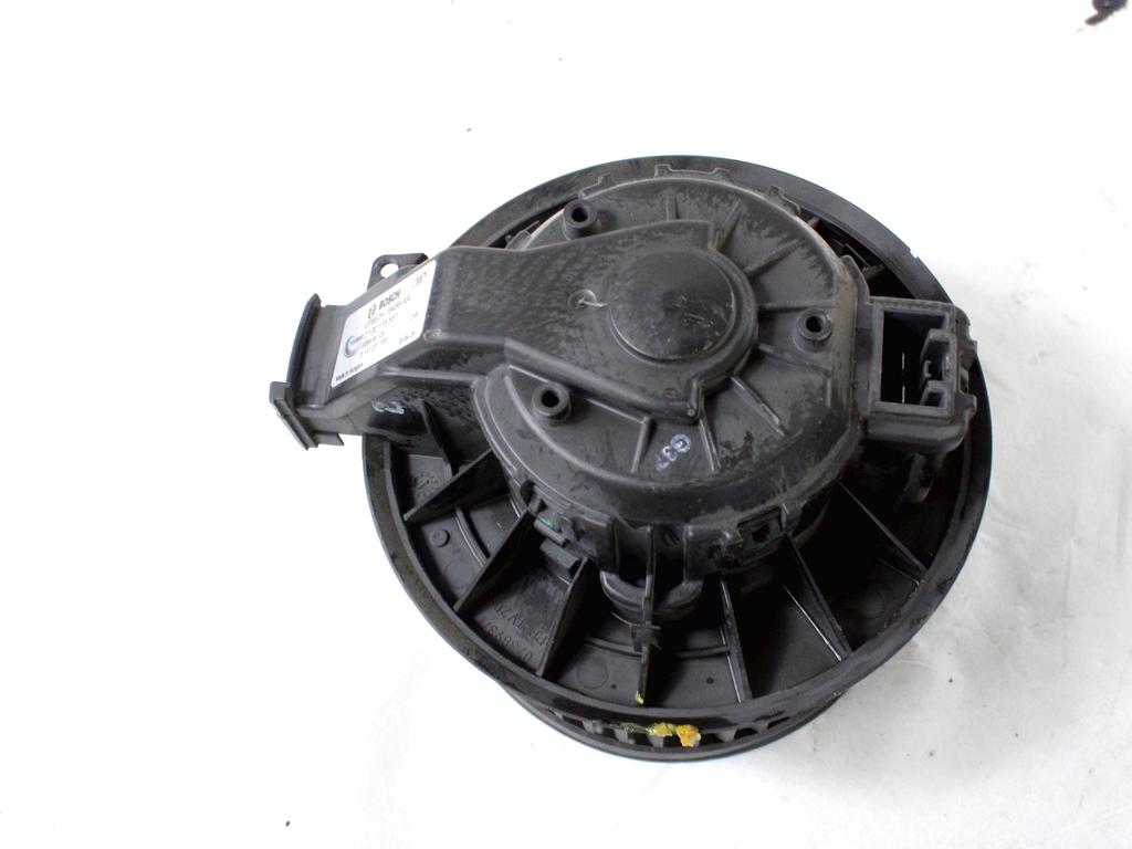 VENTILATOR  KABINE  OEM N. VP8E2H-18456-AA ORIGINAL REZERVNI DEL FORD FIESTA CB1 CNN MK6 (09/2008 - 11/2012) DIESEL LETNIK 2010