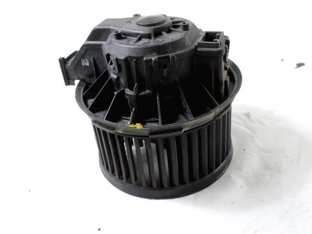 VENTILATOR  KABINE  OEM N. VP8E2H-18456-AA ORIGINAL REZERVNI DEL FORD FIESTA CB1 CNN MK6 (09/2008 - 11/2012) DIESEL LETNIK 2010