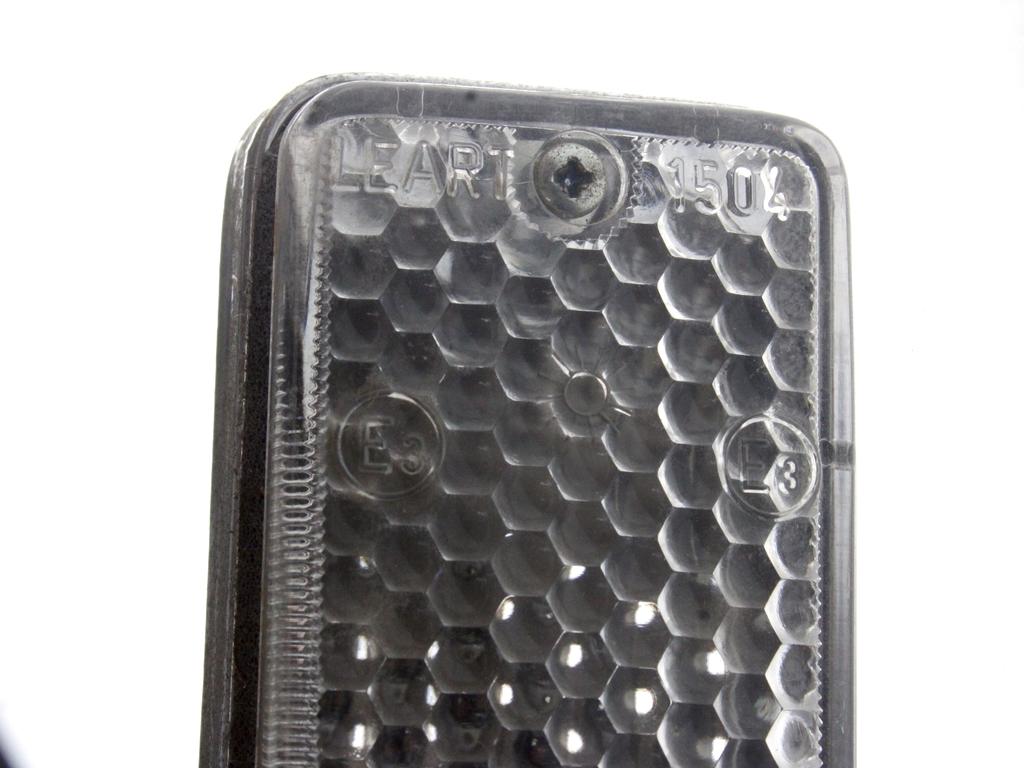 SPREDNJI INDIKATOR OEM N. 1504 ORIGINAL REZERVNI DEL FIAT 850 (1964 - 1971)BENZINA LETNIK 1968