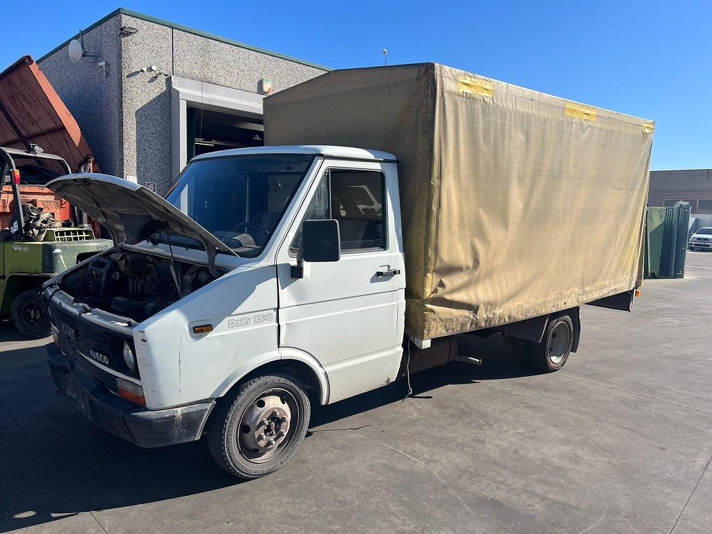 IVECO DAILY 35-8 2.5 D 53KW 5M 2P (1982) RICAMBIO USATO 