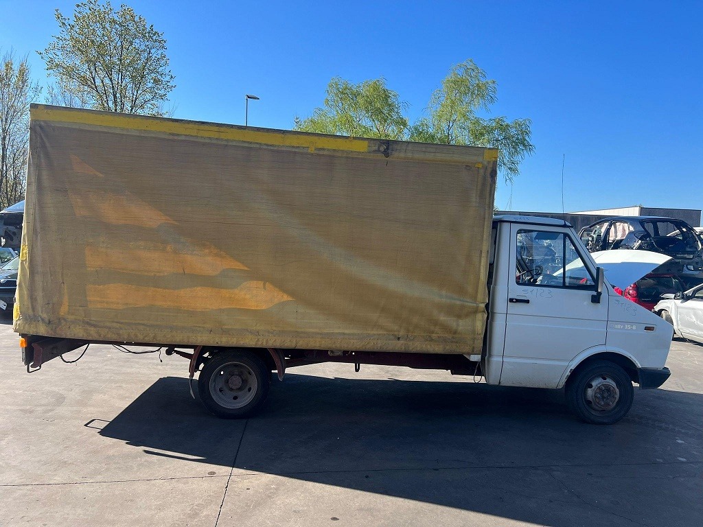 IVECO DAILY 35-8 2.5 D 53KW 5M 2P (1982) RICAMBIO USATO 