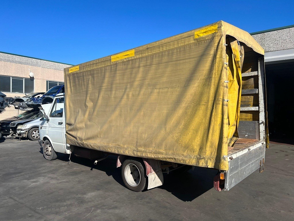IVECO DAILY 35-8 2.5 D 53KW 5M 2P (1982) RICAMBIO USATO 