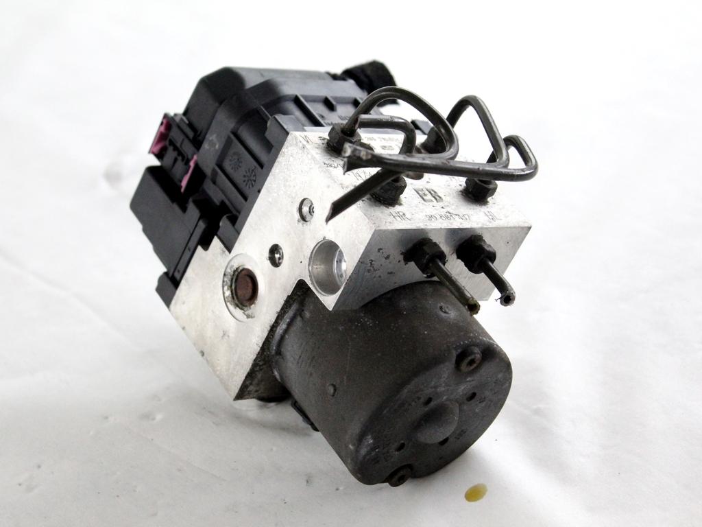 ABS AGREGAT S PUMPO OEM N. 90581417 ORIGINAL REZERVNI DEL OPEL ASTRA G T98 5P/3P/SW (1998 - 2003) DIESEL LETNIK 2002