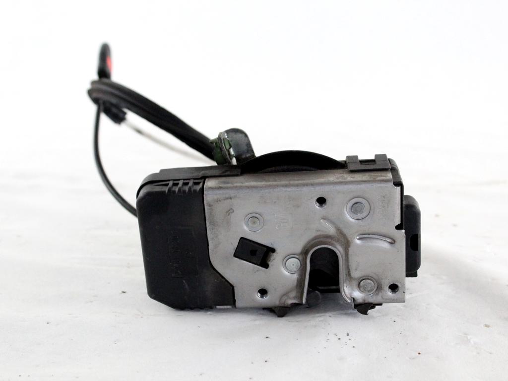 CENTRALNI ZAKLEP SPREDNJIH VRAT  OEM N. 24444016 ORIGINAL REZERVNI DEL OPEL ASTRA G T98 5P/3P/SW (1998 - 2003) DIESEL LETNIK 2002