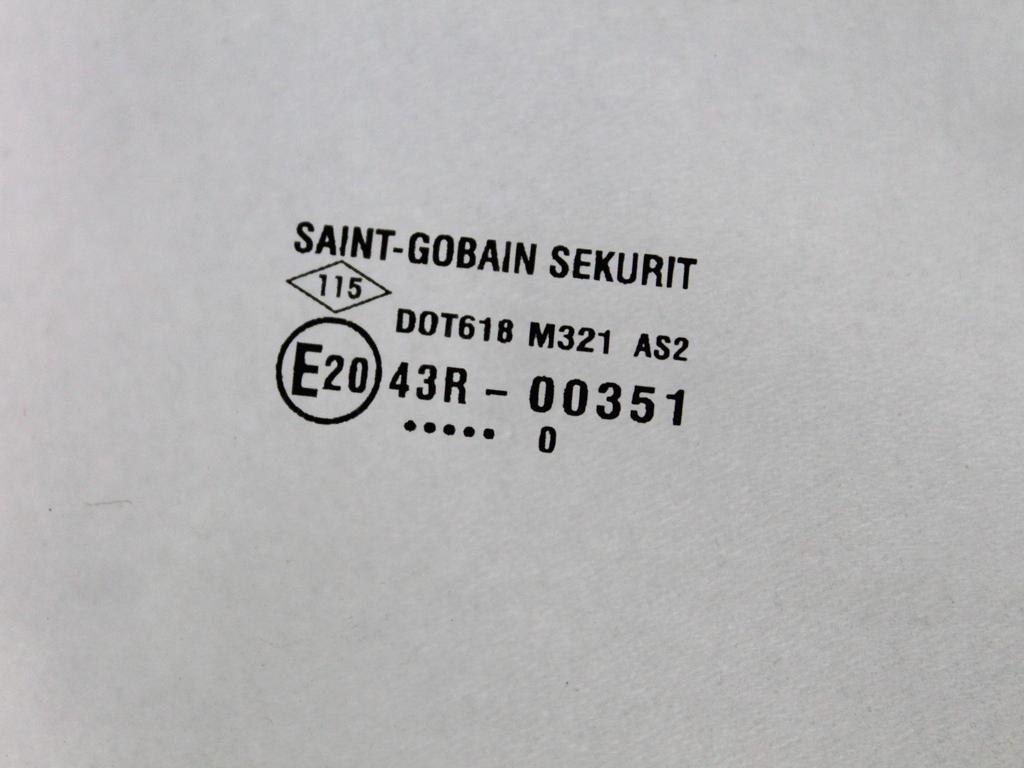 STEKLO ZADNJIH DESNIH VRAT OEM N. 8200733046 ORIGINAL REZERVNI DEL DACIA SANDERO MK1 (2008 - 2012) BENZINA/GPL LETNIK 2010