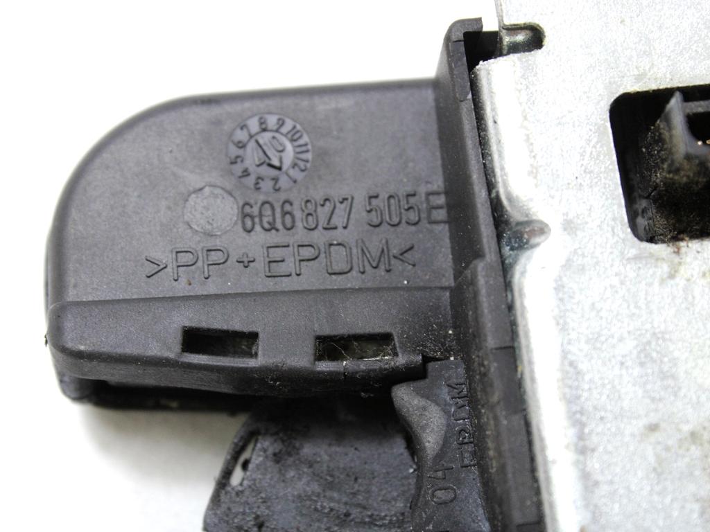 ZAKLEP POKROVA MOTORJA  OEM N. 6Q6827505E ORIGINAL REZERVNI DEL VOLKSWAGEN POLO 9N R (2005 - 10/2009) DIESEL LETNIK 2007