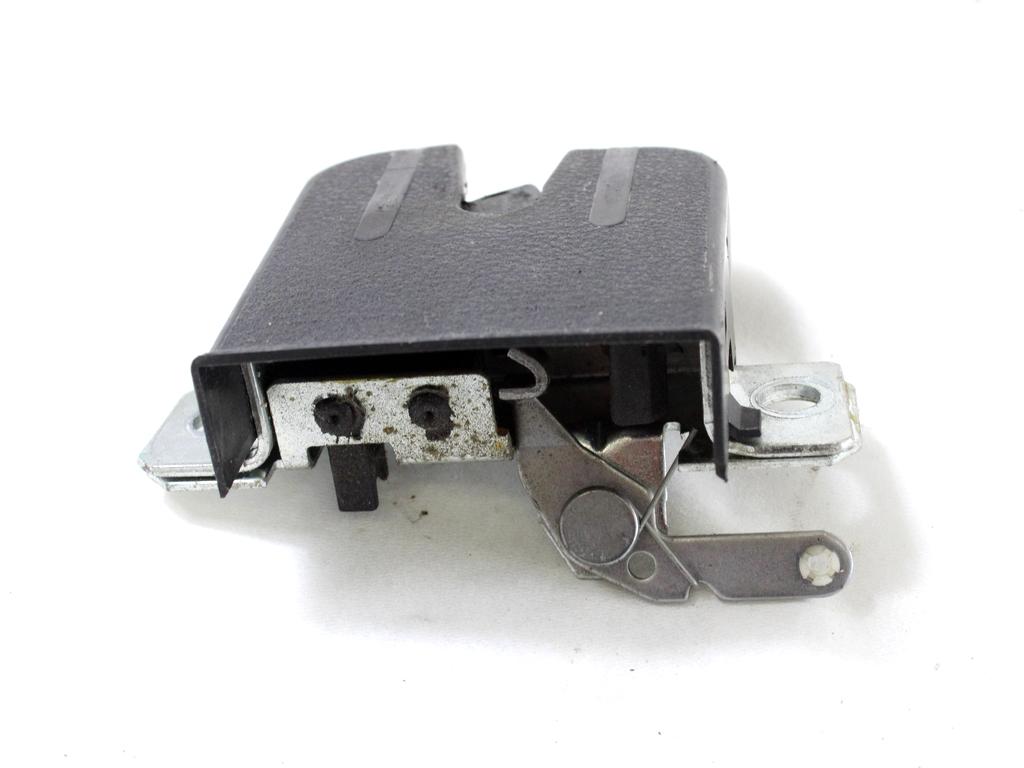 ZAKLEP POKROVA MOTORJA  OEM N. 6Q6827505E ORIGINAL REZERVNI DEL VOLKSWAGEN POLO 9N R (2005 - 10/2009) DIESEL LETNIK 2007