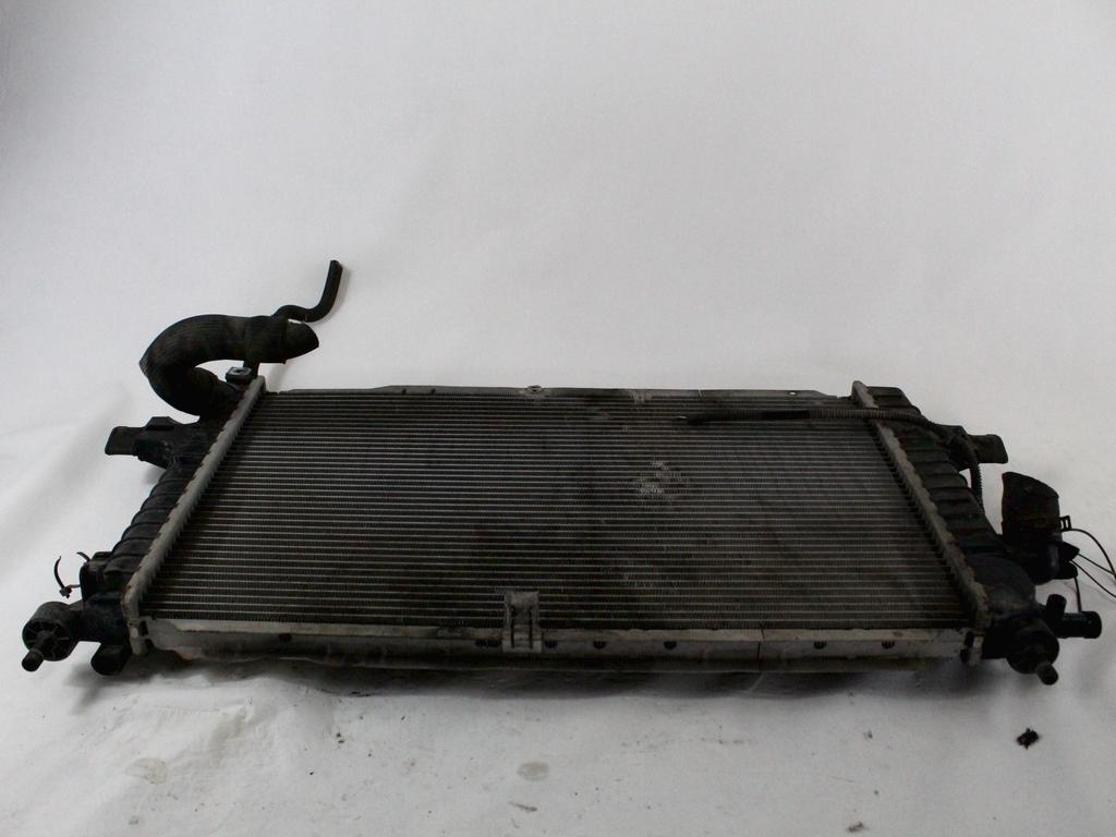 RADIATOR VODE OEM N. 13152319 ORIGINAL REZERVNI DEL OPEL ASTRA H A04 L48 L08 L35 L67 R 5P/3P/SW (2007 - 2010) DIESEL LETNIK 2008