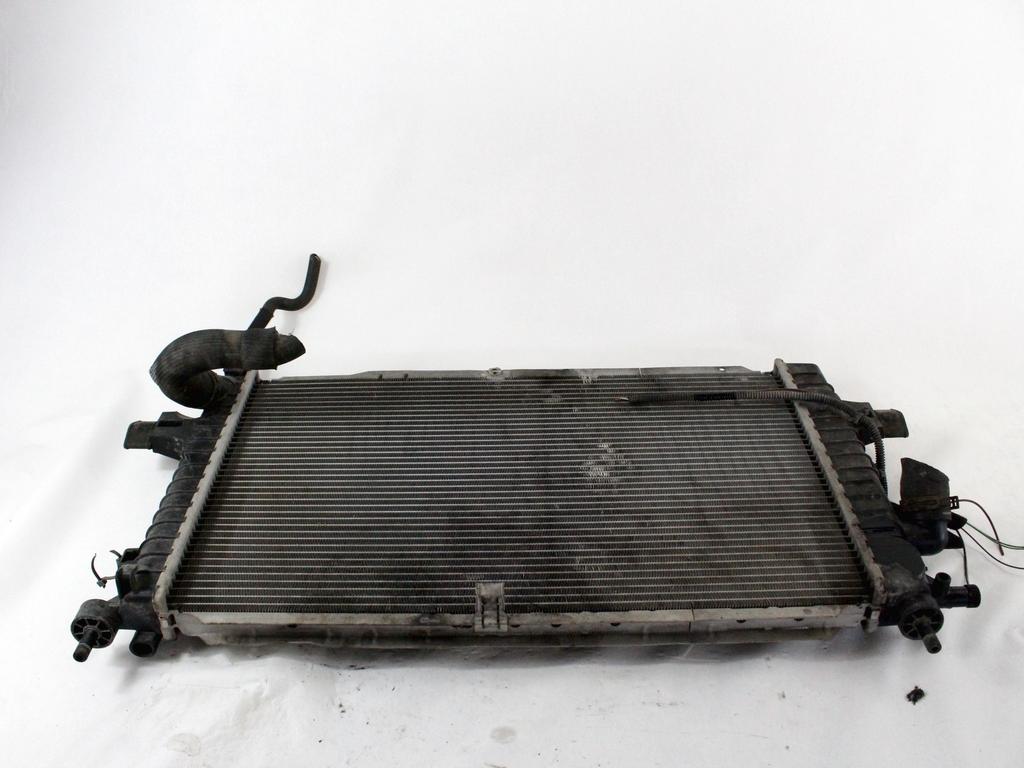 RADIATOR VODE OEM N. 13152319 ORIGINAL REZERVNI DEL OPEL ASTRA H A04 L48 L08 L35 L67 R 5P/3P/SW (2007 - 2010) DIESEL LETNIK 2008