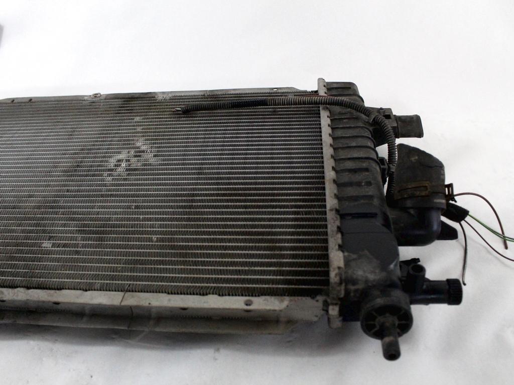 RADIATOR VODE OEM N. 13152319 ORIGINAL REZERVNI DEL OPEL ASTRA H A04 L48 L08 L35 L67 R 5P/3P/SW (2007 - 2010) DIESEL LETNIK 2008