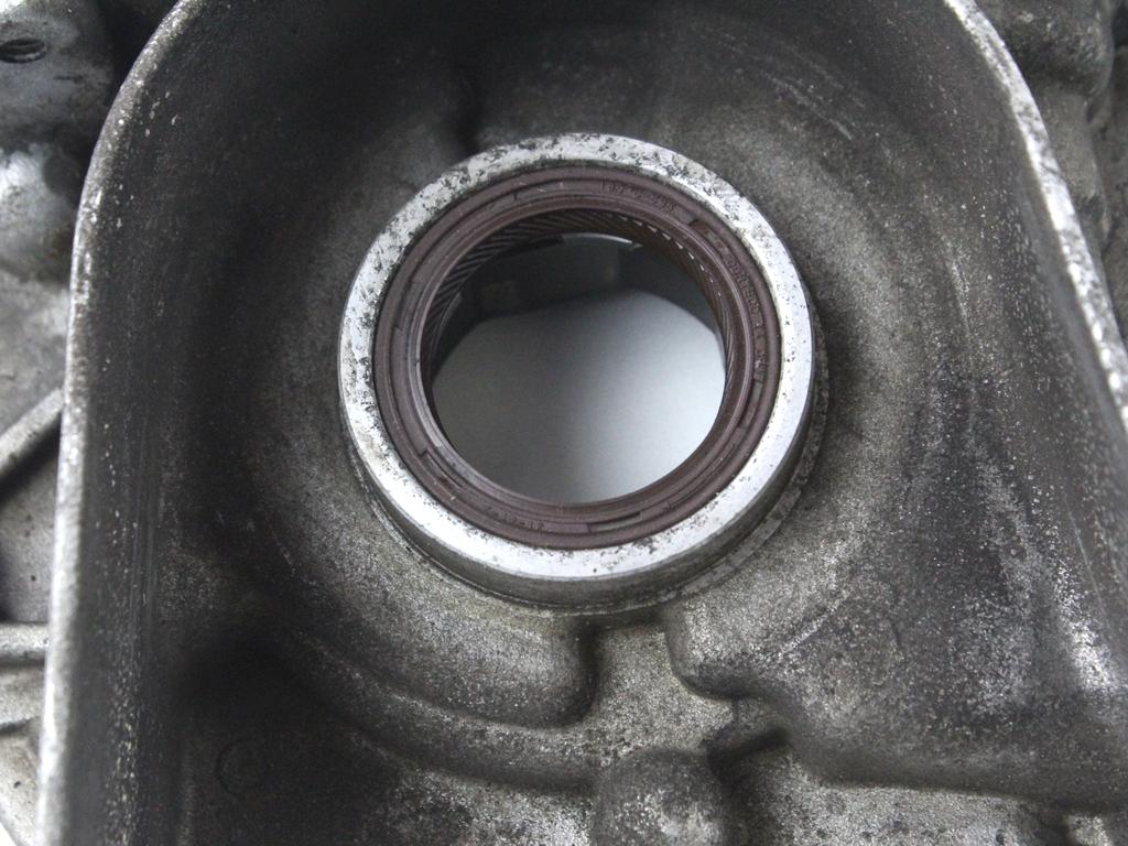 PUMPA OLJA OEM N. 55210178 ORIGINAL REZERVNI DEL ALFA ROMEO BRERA (2005 - 2010)DIESEL LETNIK 2009