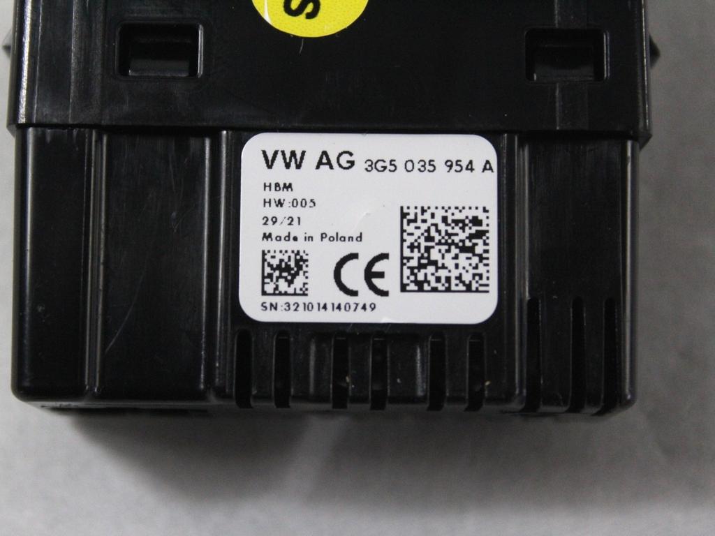 USB / AUX OEM N. 3G5035954A ORIGINAL REZERVNI DEL CUPRA FORMENTOR KM7 (DAL 2020) DIESEL LETNIK 2021