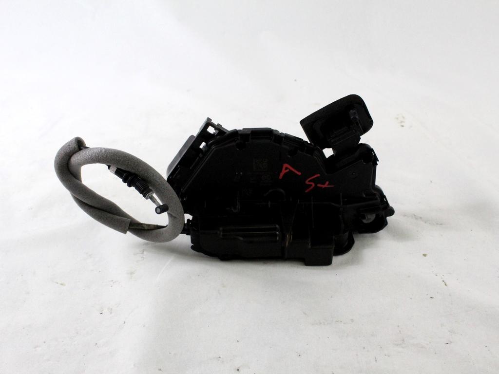 CENTRALNO ZAKLEPANJE PREDNIH LEVIH VRAT OEM N. 5TB837015C ORIGINAL REZERVNI DEL CUPRA FORMENTOR KM7 (DAL 2020) DIESEL LETNIK 2021