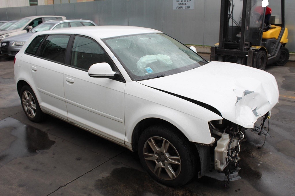 AUDI A3 1.6 D 66KW 5M 5P (2010) RICAMBIO USATO 