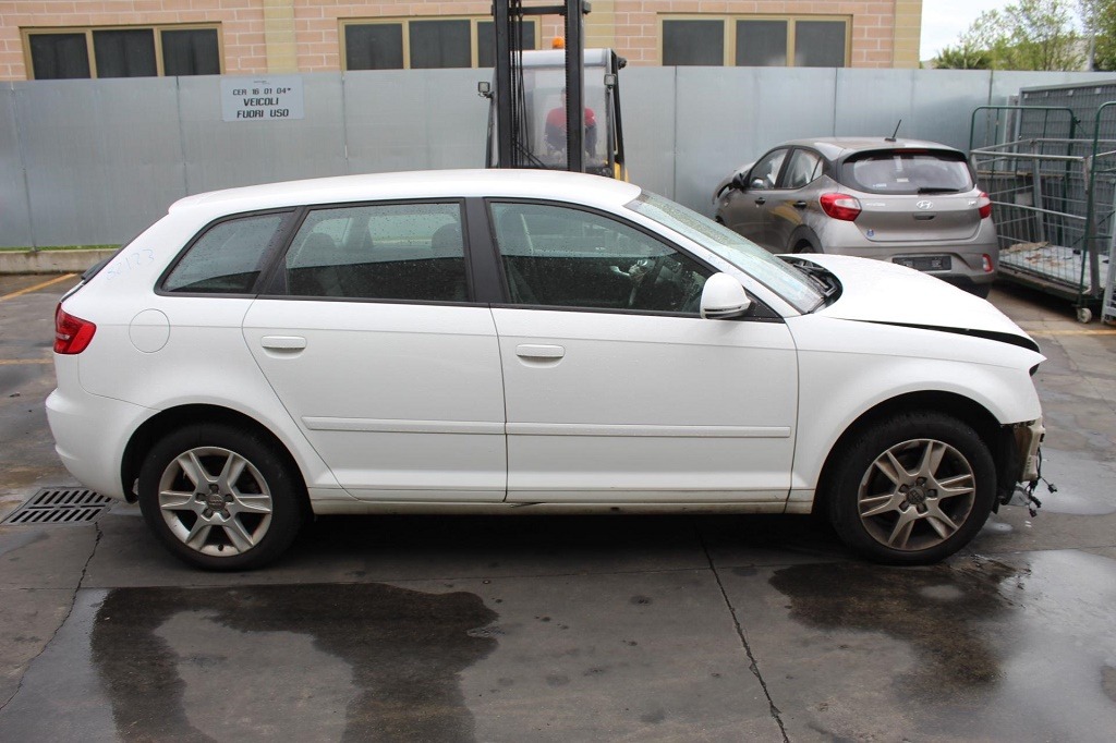 AUDI A3 1.6 D 66KW 5M 5P (2010) RICAMBIO USATO 