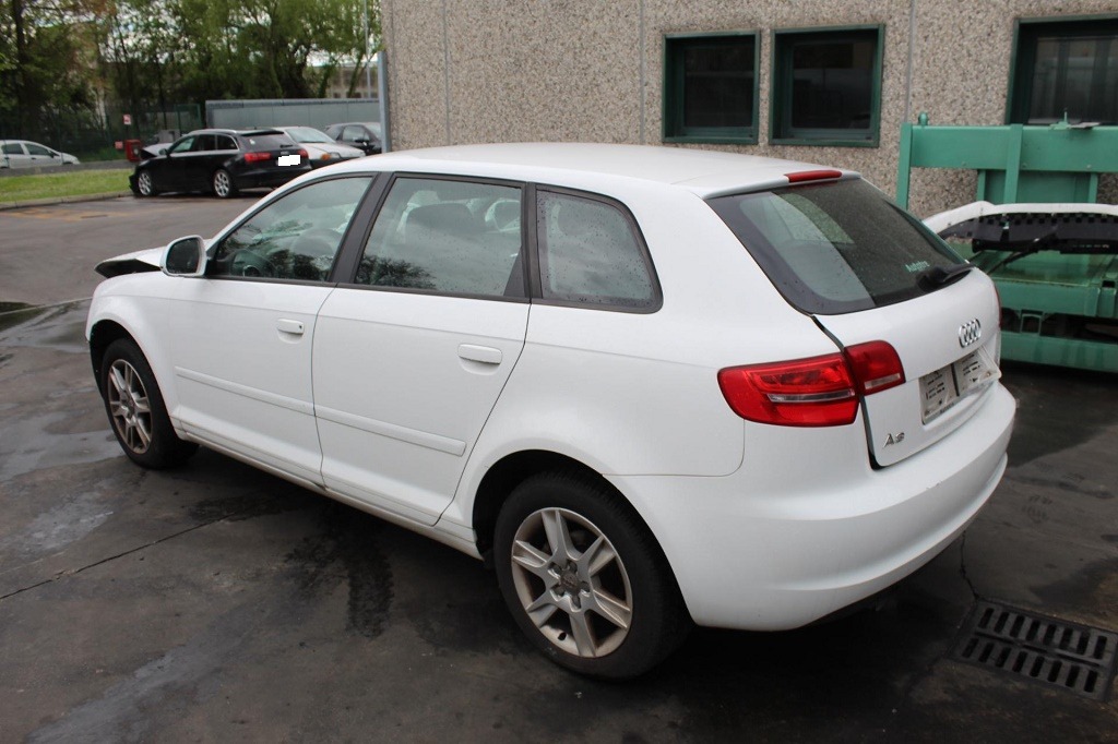 AUDI A3 1.6 D 66KW 5M 5P (2010) RICAMBIO USATO 